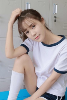 美女把尿口扒开灌牛奶